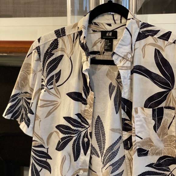 Floral Button Down - Picture 2 of 3